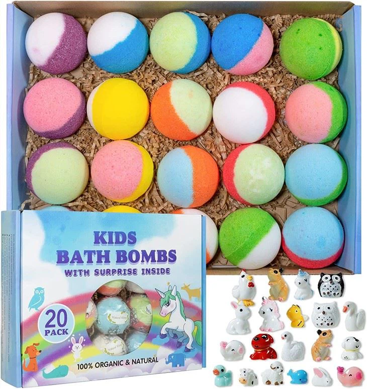 Badbom met speelgoed erin